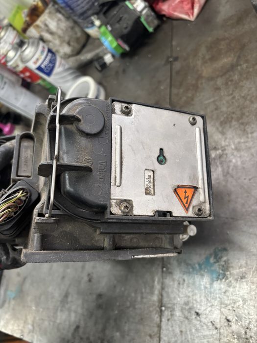 фарове ксенон за vw passa b6/цял за части на части/