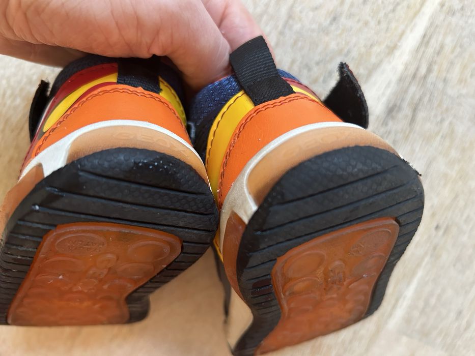Vand adidasi Geox, marime 24, cu luminite, stare buna