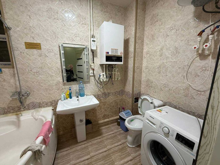 Сдается 3х комнатная квартира на 2 этаже Хамкор банк