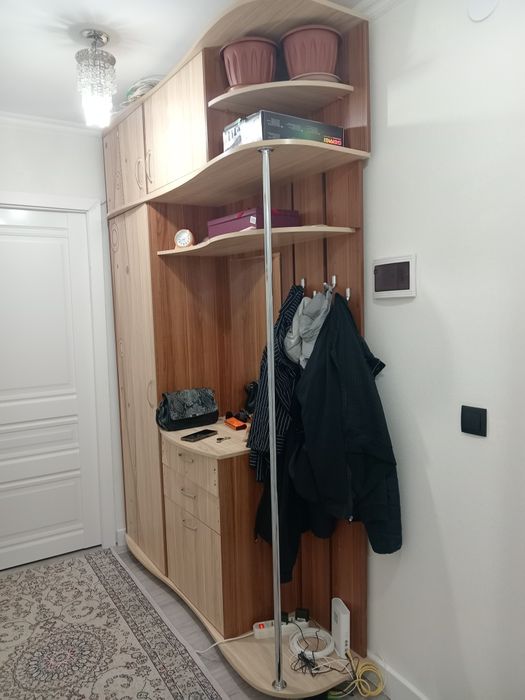 Продам прихожую.