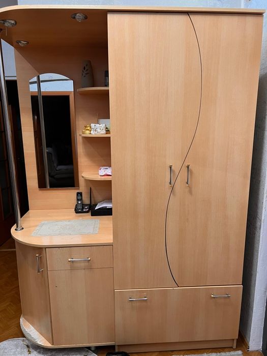 Продам шкаф для прихожки