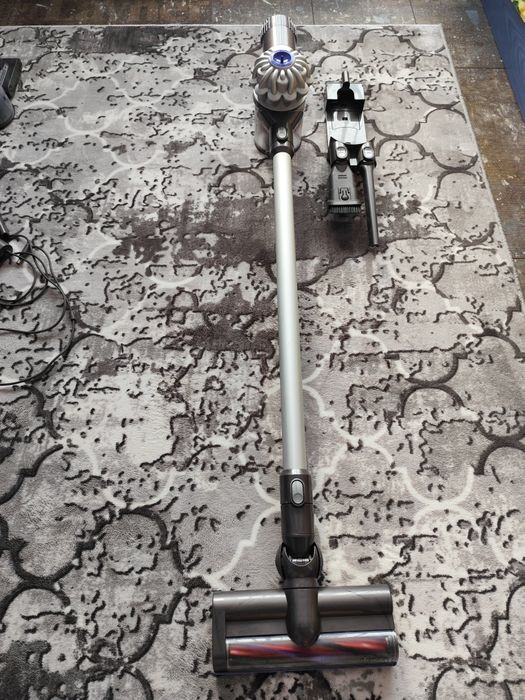 Безжична прахосмукачка Dyson V6