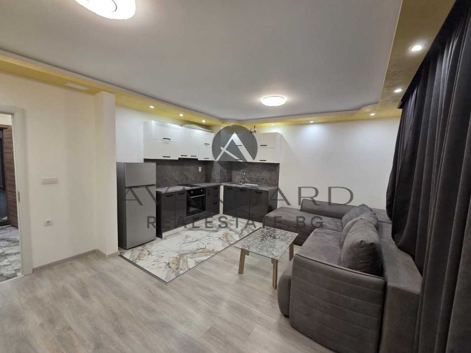 Продава се Двустаен апартамент в Пловдив, Кючук Париж - 72 кв.м за 1666 €/кв.м - Снимка #2