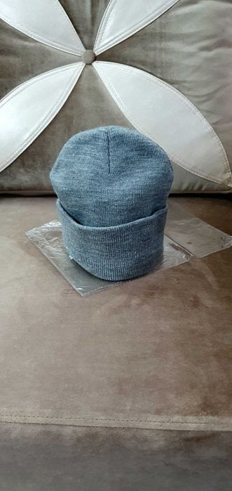 Căciulă/Fes de culoare gri - #GOODGIRL - NOUĂ