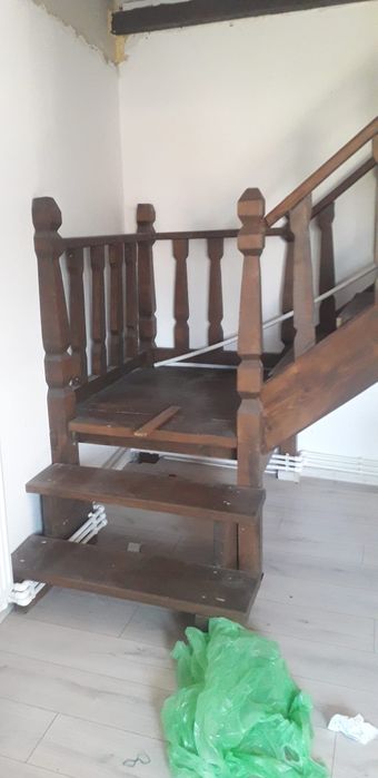 Vând scară de lemn