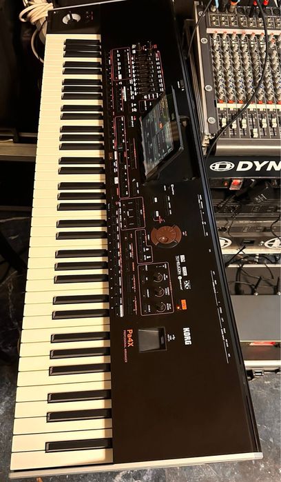 Vând korg pa4x orga personala