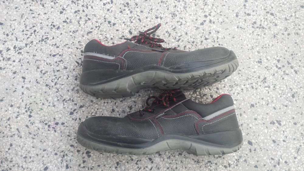 Работни обувки с бомбе BWOLF SR3 (47).