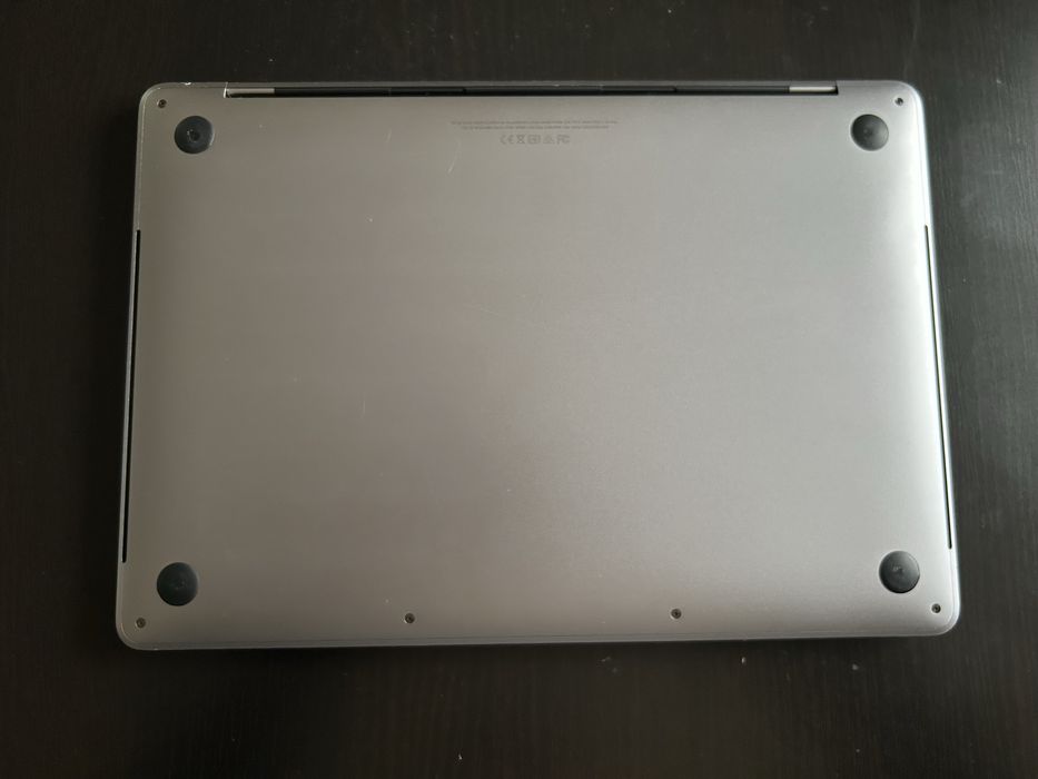 Macbook Pro A1989 i7 16 GB RAM 2 TB SSD baterie 302 cicluri