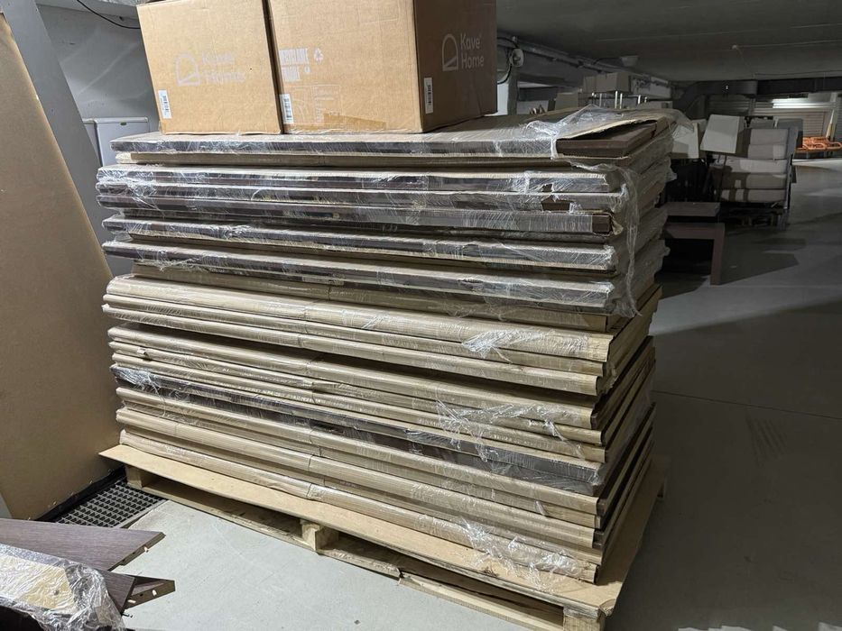 Интериорна дървена врата от естествен фурнир