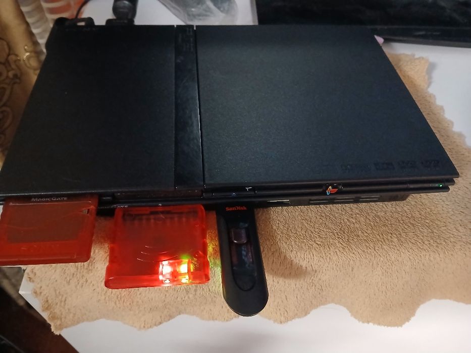 Assalom alekum Plastation 2 sotiladi Uyinlari yozilgan tayyor