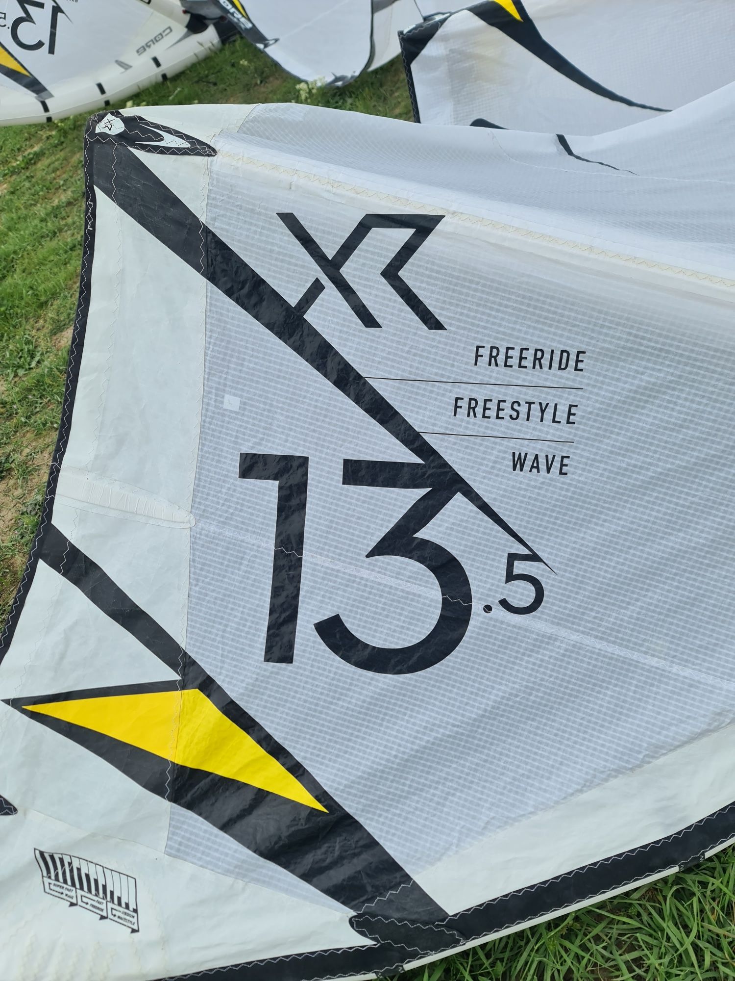 Kite core xr4 13.5m cu bara si sac kiteboarding kitesurfing