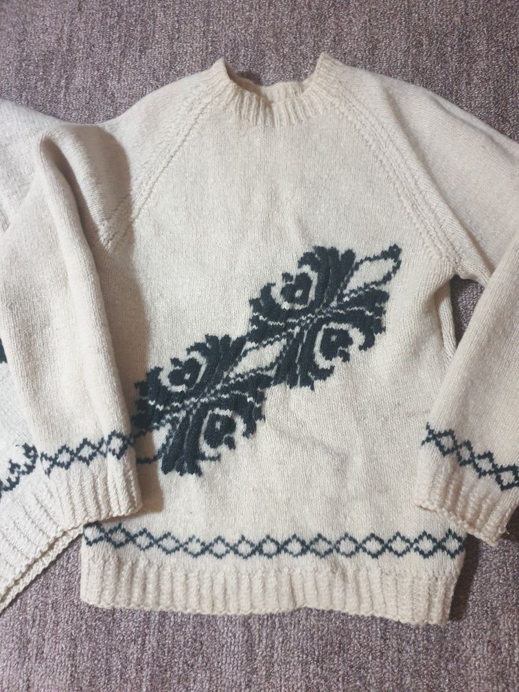 Pulover vintage tricotat manual, tradițional 100% lâ