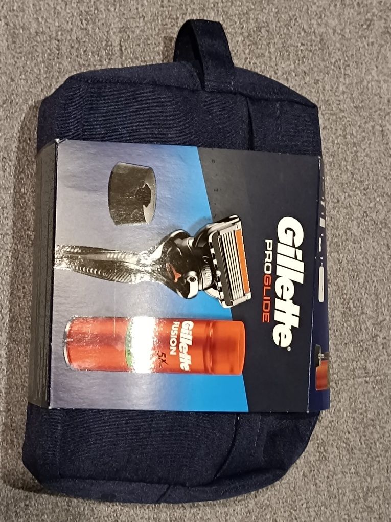 Самобръсначка + пяна Gillette