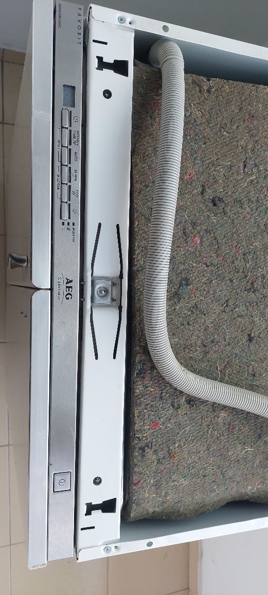 съдомиялна за вграждане Whirlpool