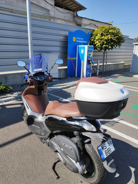 Piaggio Bevely Sport Touring sau schimb