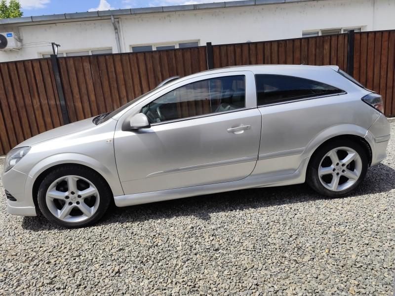 Carenaj roata Dreapta fata Opel Astra H GTC