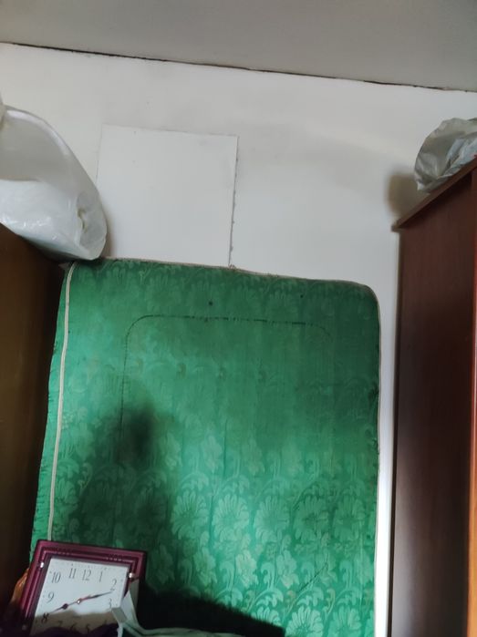 Матрас односпальный продаётся срочно 2 штуки