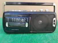 Radio Casetofon sanyo  vechi model M-1750,k made in japan