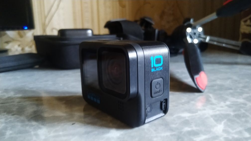 Go Pro 10 Black Hero срочно продается, есть дефект, качество до 5.3к