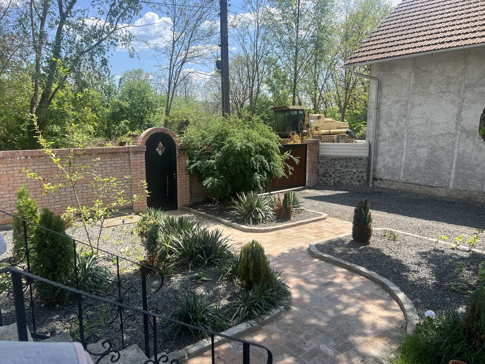 Vand superba casa in Bacia , teren 2000 mp