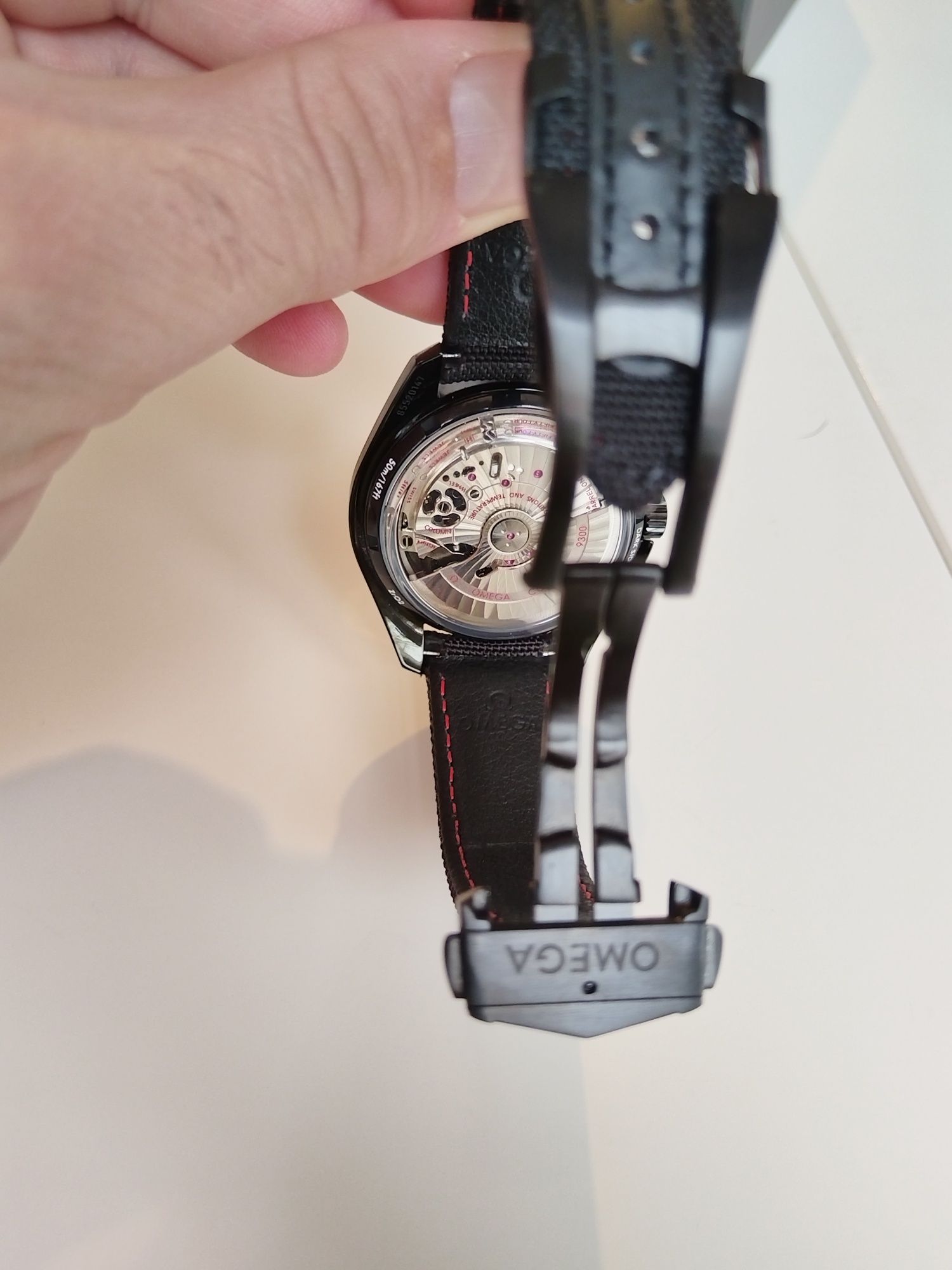 Автоматичен часовник Omega Speedmaster Dark Side of the moon