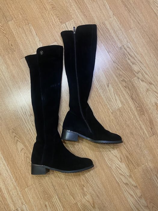 Продам замшевые женские сапоги! Размер 37-38.