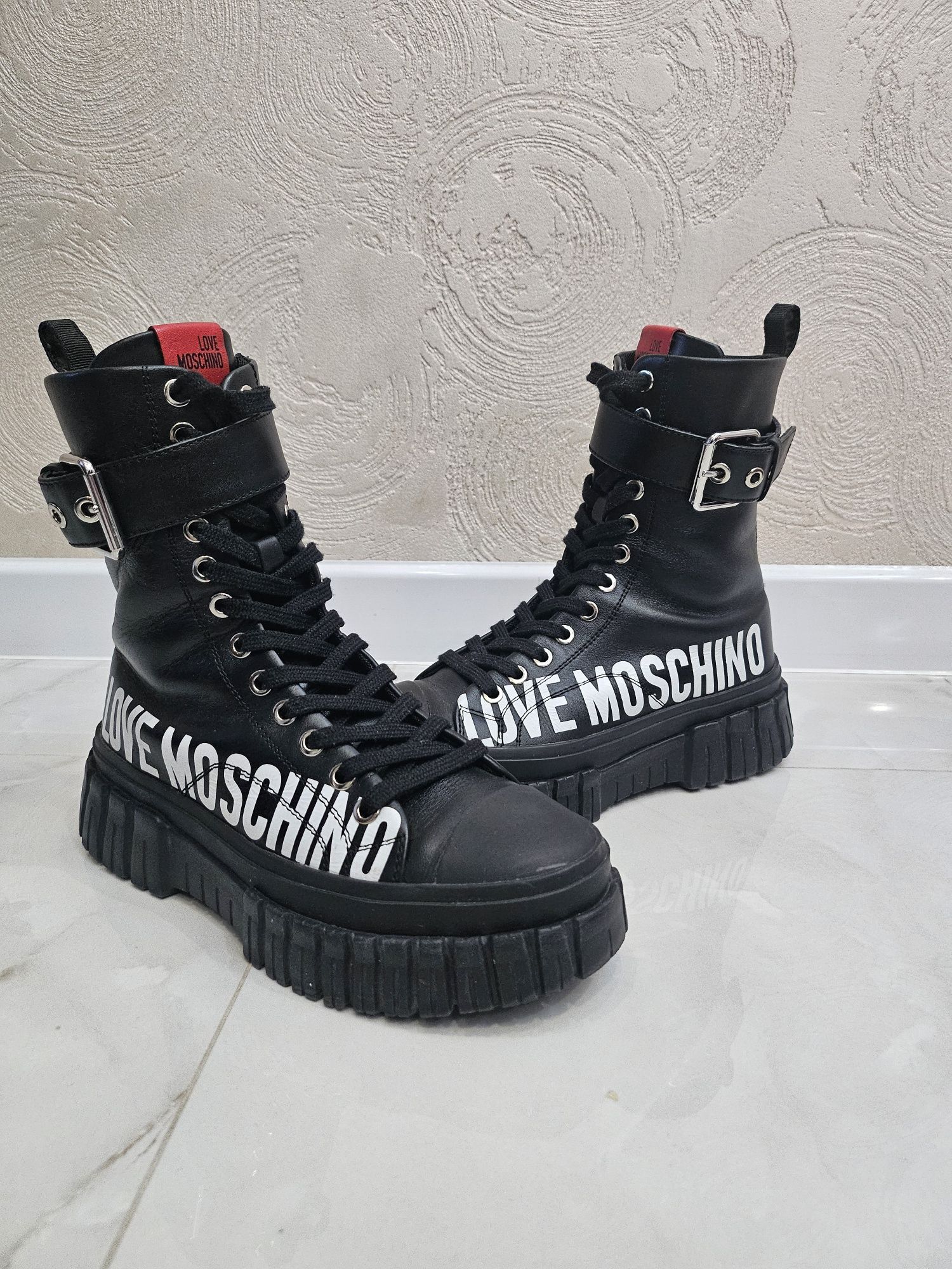 Боти Love Moschino 37