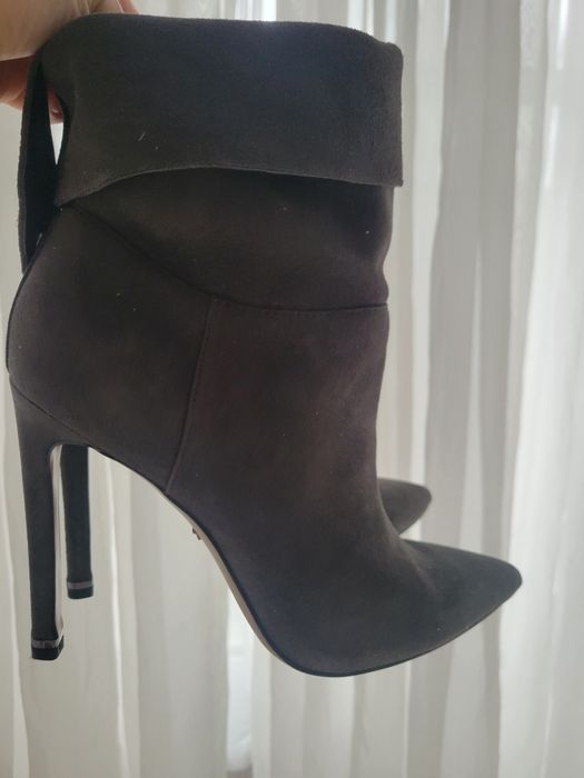 Kenneth Cole botine 38