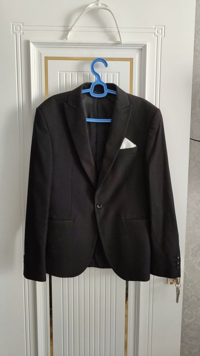 Мужские костюмы новые