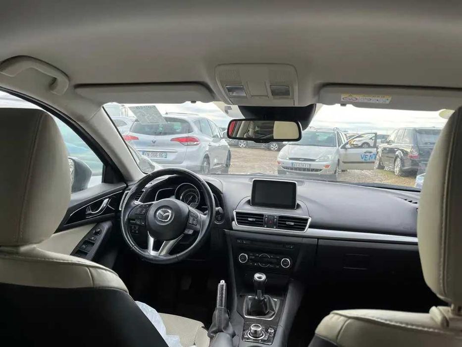 Mazda 3 1.5d 2015g,Мазда 3 1.5д на части