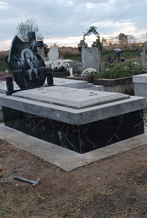 Execut cripte și de granit