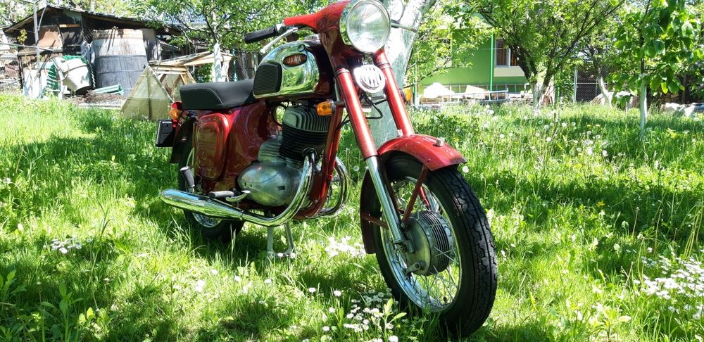 Vând/Schimb   Jawa 250 panelka model 592 an 1973  cu MTB electric nou.