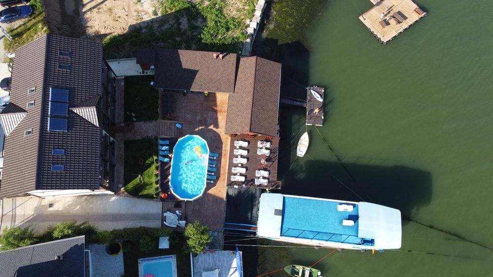 Pensiunea Mustăciosul Dunării și Hotel Plutitor- Clisura Dunarii