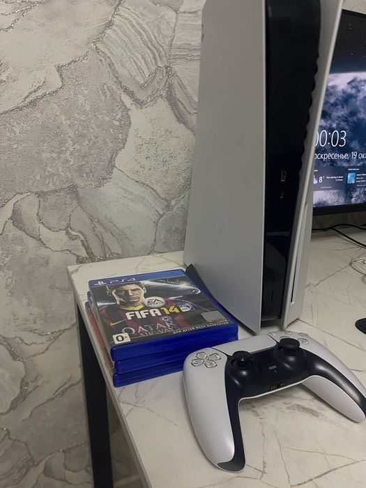 PlayStation 5 почти новый