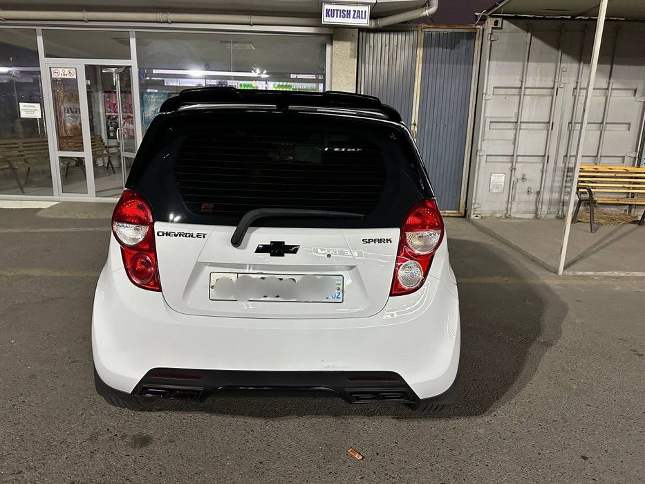 Продаётся Chevrolet Spark третья позиция