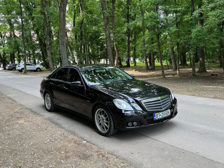 Vând Mercedes E class 2010