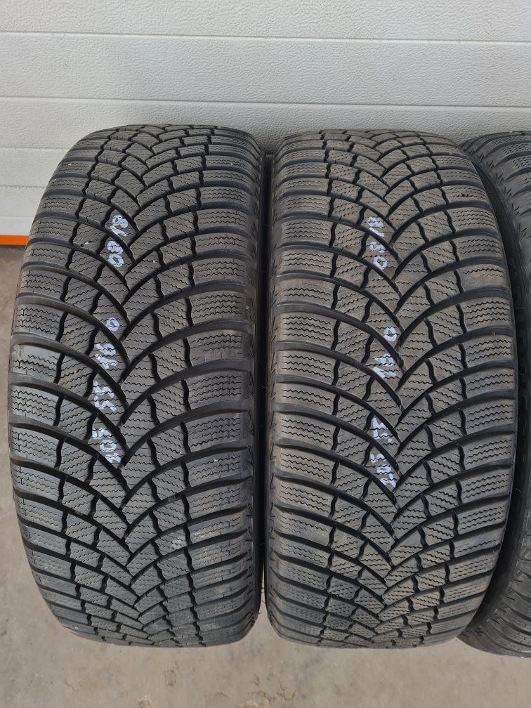 Зимни гуми 4 броя BRIDGESTONE Blizzak LM001 205 55 R16 дот 0818