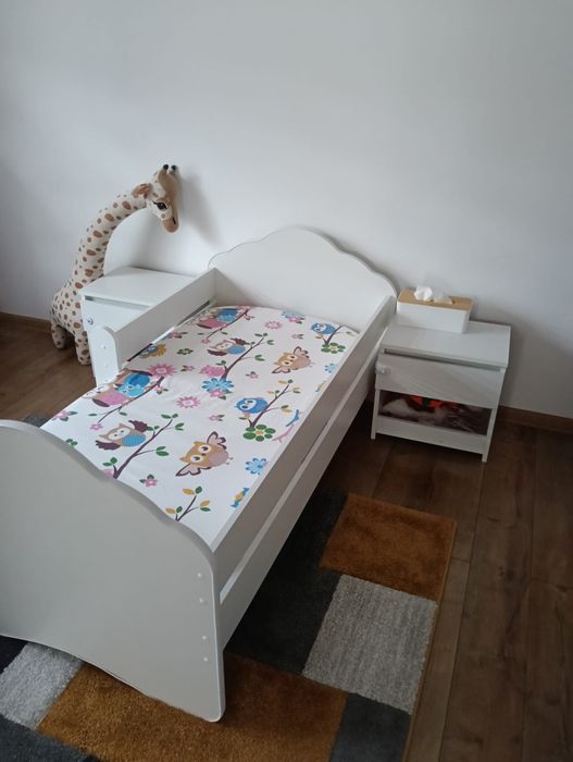 Pat copii 140x70 cu 2 noptiere