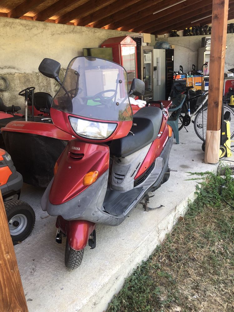 Скутер Yamaha в добро състояние!