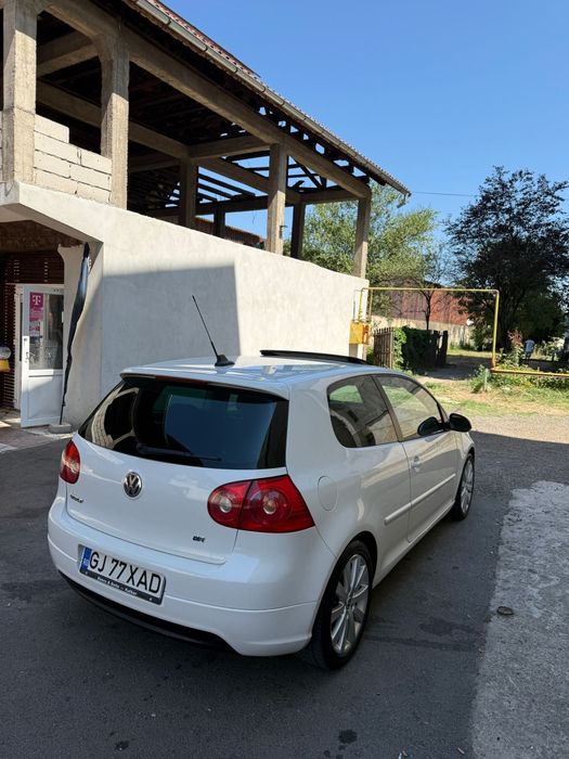 Golf 5 1.6 MPI Sport R line R32 GTI