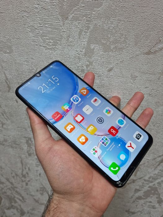 Продаю Huawei Nova Y 70 память 4/64 Гб в хорошем состоянии