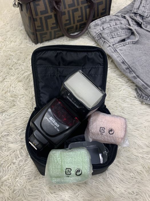 Вспышка Nikon Speedlight SB-700