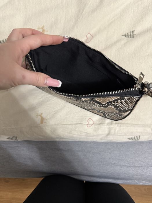 Малка сладка чантичка за рамо