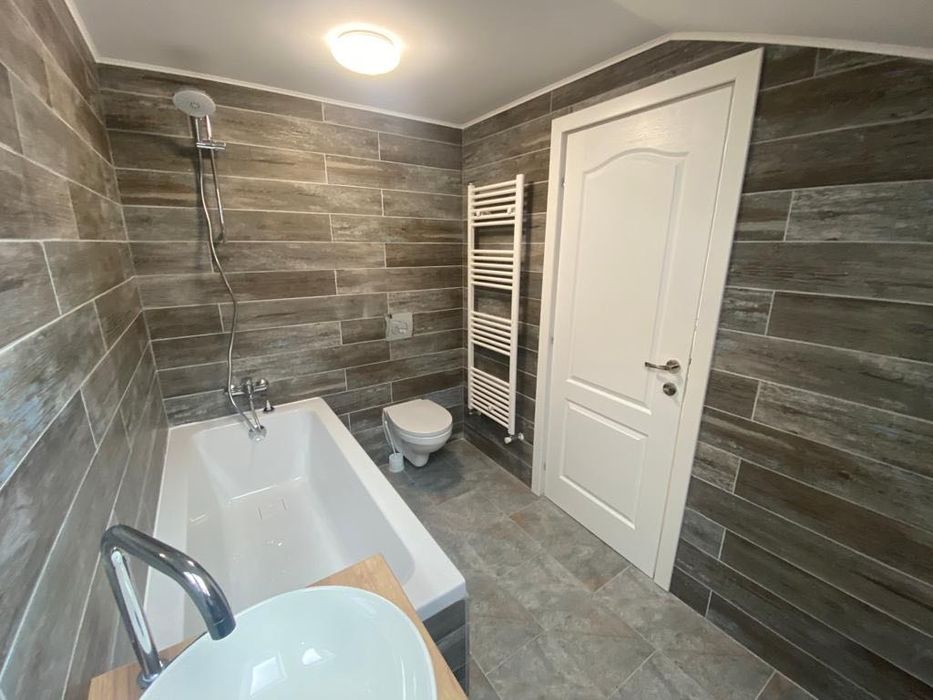 Apartament 3 camere si 2 bai de inchiriat in Sibiu zona Vasile Aaron