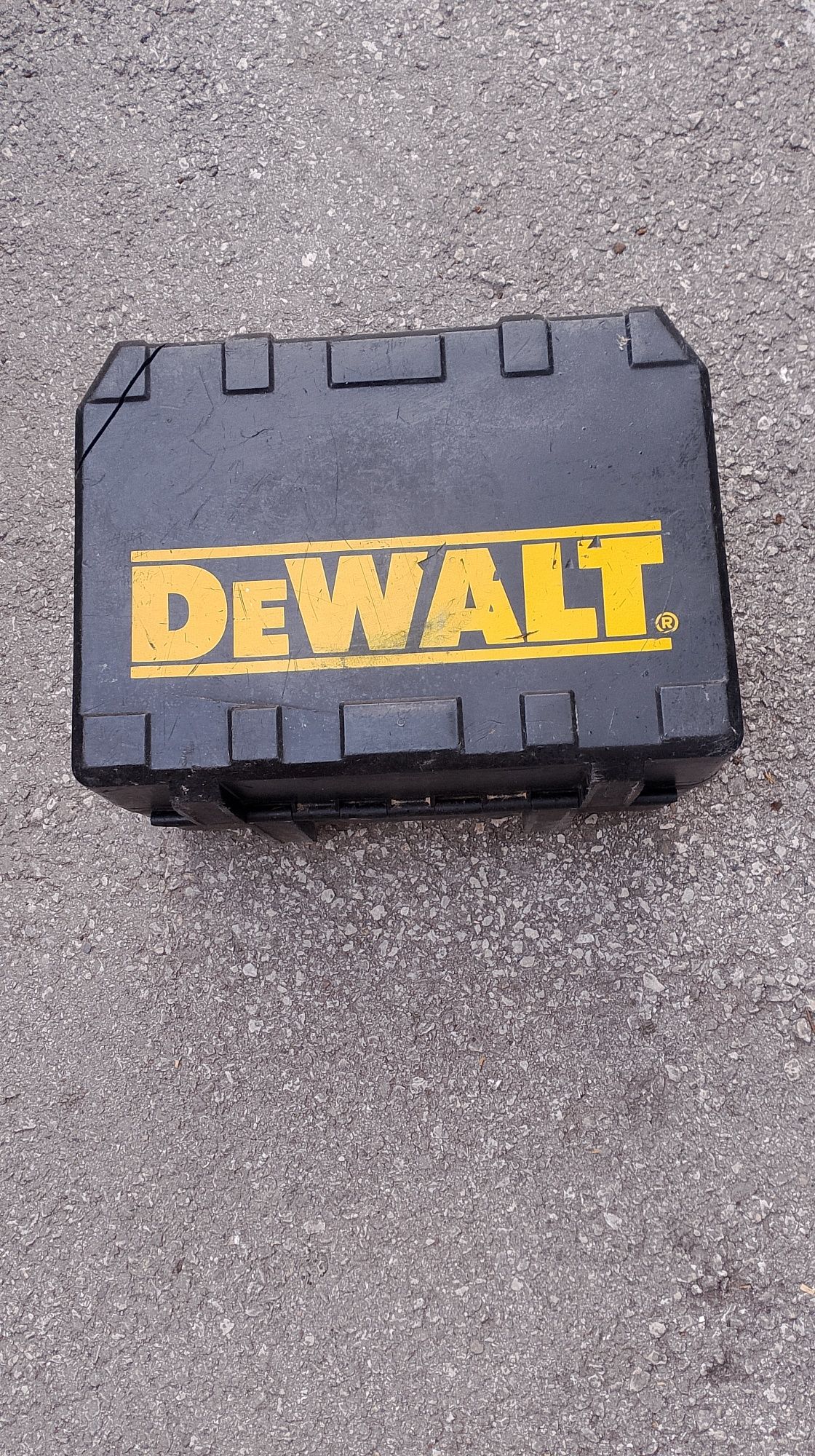 Електрическо ренде DeWALT D26500K, 1050 W, 0-4 мм
№ в каталога: BG3153