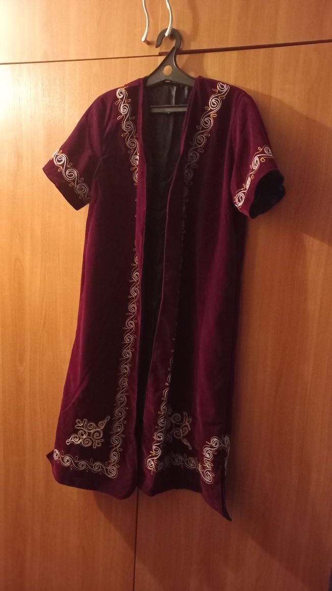 Продам женская казахская национальная одежда.