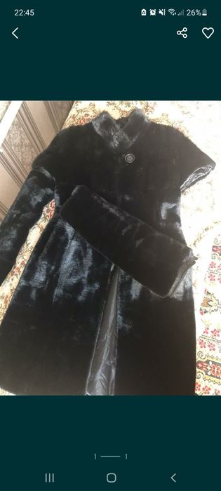 Шуба мутон с норковой вставкой