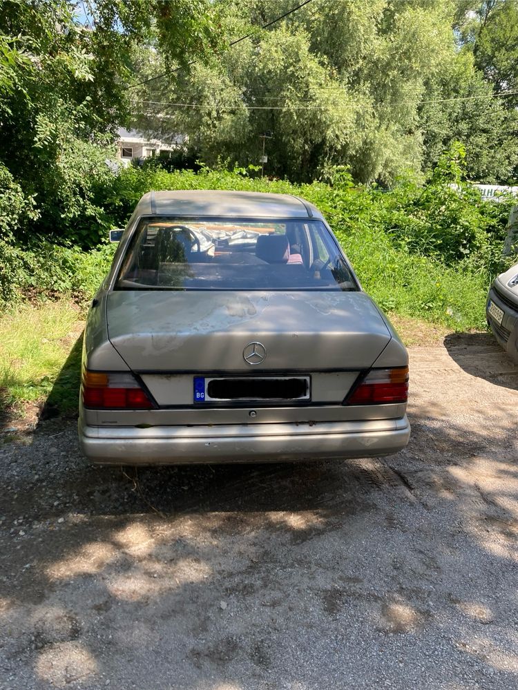 Mercedes w124 230 E (136kc)