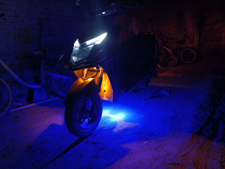 Скутир сатилади еле таза нови