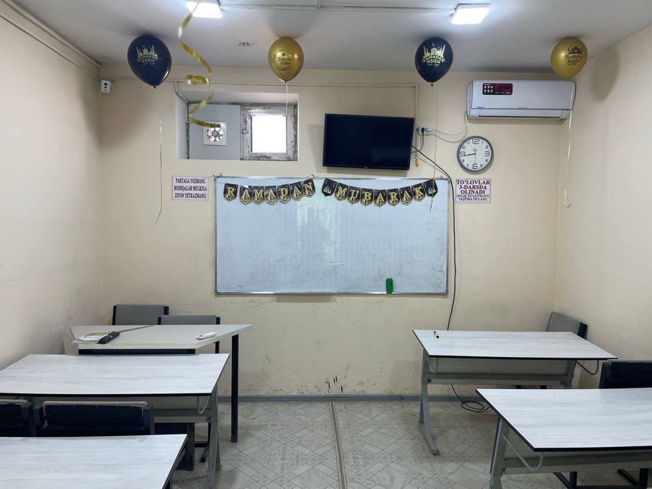 Парта стул сотилади